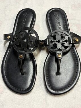 tory burch black thong sandals